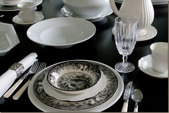Back Porch Musings: ~A Black and White Table~